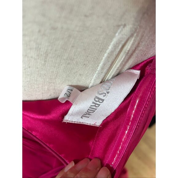 David’s bridal size 1/2 fusia dress y2k long train prom or homecoming - Picture 7 of 9